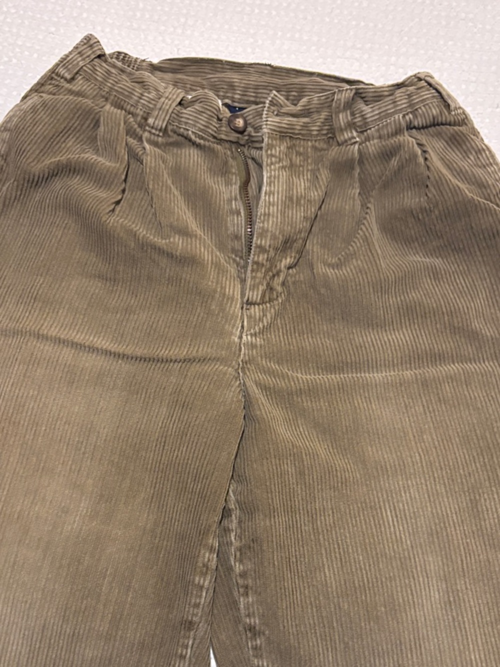 VintageGAP Kids Size 16 Corduroy Pants in Olive/Khaki